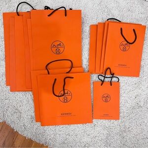 13 Hermès Orange Shopping Bags